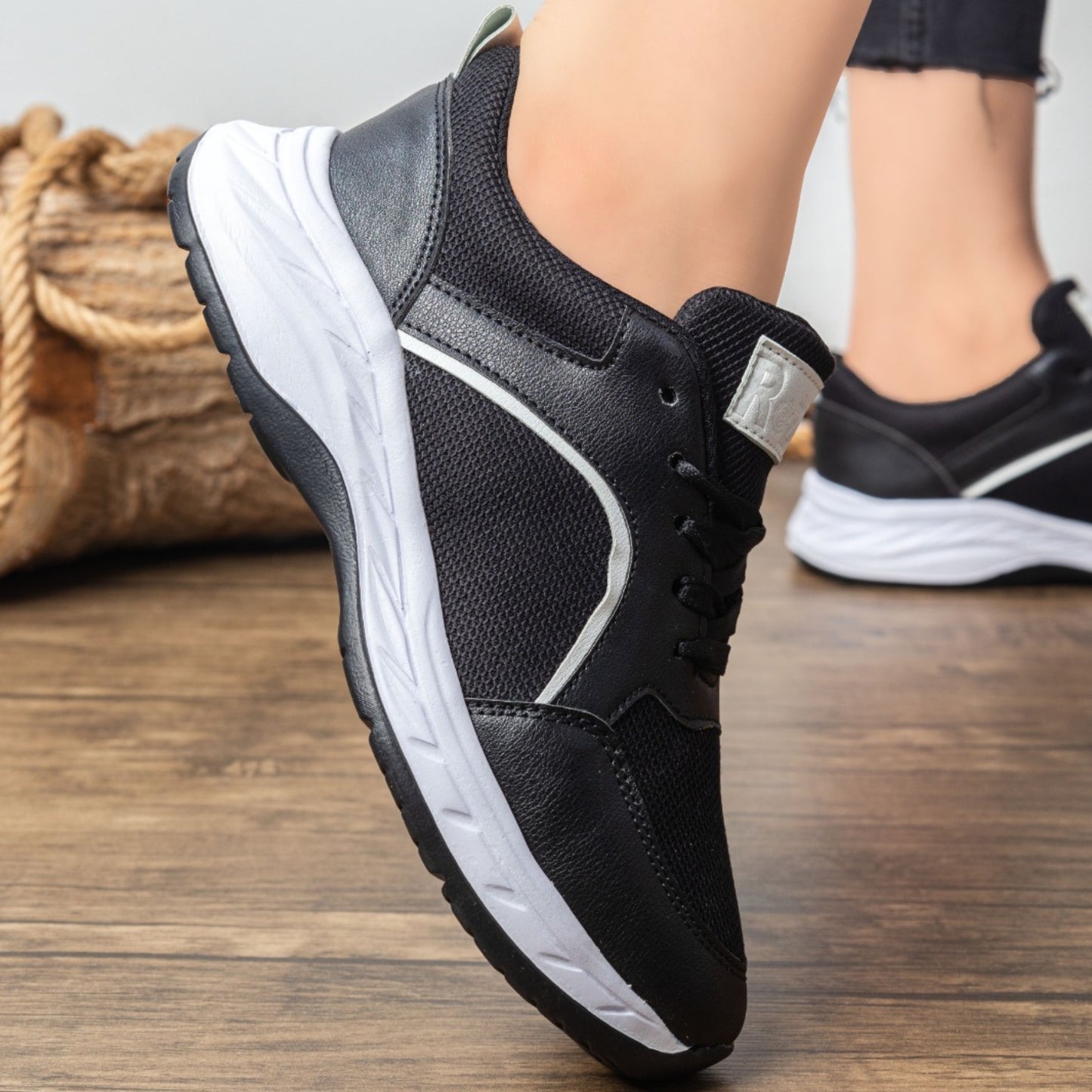 Women's Sneakers | Model 500